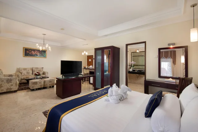 غرفة تنفيذية بسرير كينج، Royal Hotel and Villa Batu 1/1