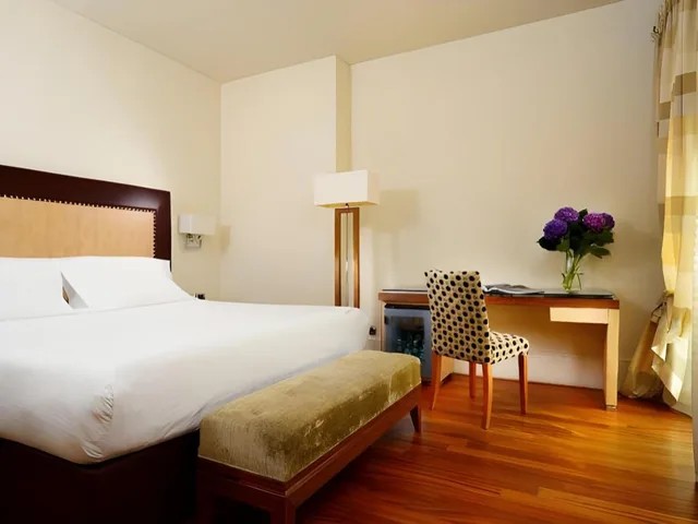 Suite, Double Bed, Sofa, UNAHOTELS Deco Roma 5/10