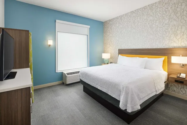 جناح بسرير كينج مع أريكة لذوي الإعاقة، Home2 Suites By Hilton Stuart 1/5