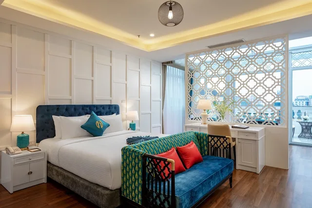 Suite, King Bed, Balcony, Minasi HanoiOi Hotel 2/3