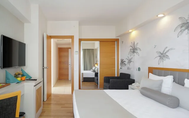 Family, Queen and Twin Beds, SIDE ALUNA HOTEL 1/3