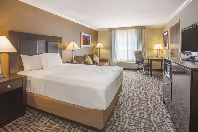 غرفة ديلوكس بسرير كينج، La Quinta Inn Suites Moab 1/10
