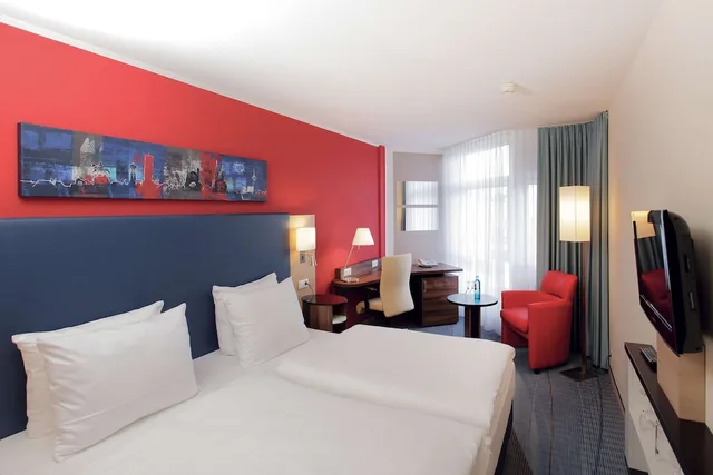 Superior, Twin Beds, H Hotel Koln Bruhl 2/10