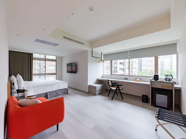 غرفة بزنس بسرير كوين، City Lake Hotel 3/4