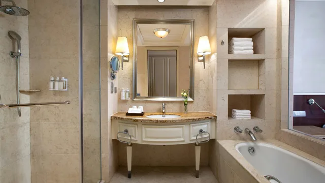 غرفة قياسية بسرير كينج للمدخنين، Holiday Inn Fuzhou New Port 6/6