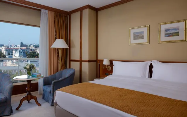 Superior, Queen Bed, Grand Hotel Bucharest 3/3