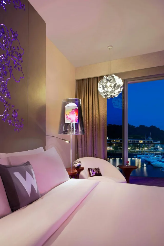 Premier, King Bed, Marina View, Balcony, W Singapore Sentosa Cove 5/7
