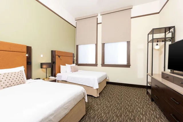جناح بسريرين كوين مع أريكة لذوي الإعاقة، Homewood Suites by Hilton Indianapolis-Downtown 2/2