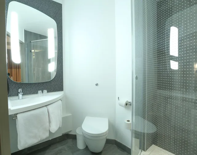 غرفة قياسية بسرير كوين، Ibis Niort Est Mendes France 6/6