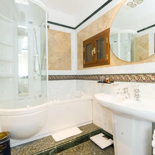 جناح بسرير كينج بشرفة، Hotel Celio 5/8