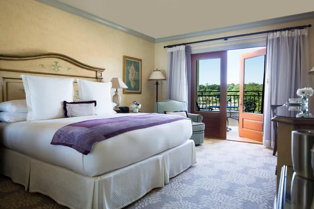 Standard, King Bed, Delamar Greenwich Harbor 3/4