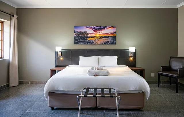 غرفة بسريرين منفصلين، Calvinia Hotel by Country Hotels 1/1