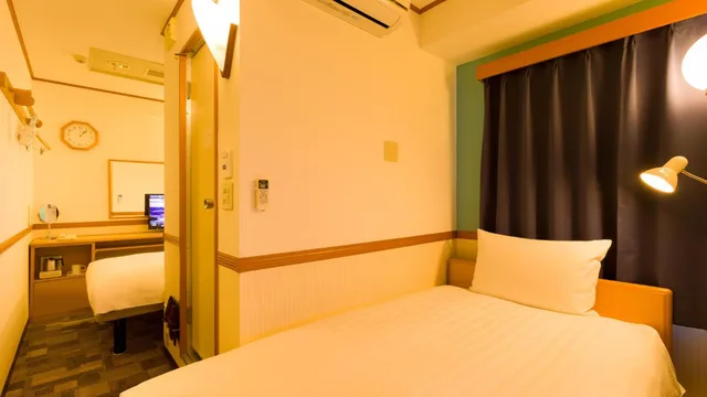 غرفة قياسية بسريرين منفصلين للمدخنين، TOYOKO INN YOKOHAMA STADIUM-MAE NO.1 1/7