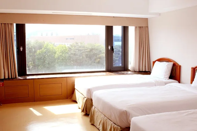 Ondol, Triple, 3 Beds, Street View، The K Hotel Gyeongju 2/2