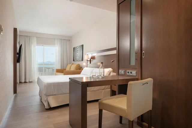 جناح جونيور بشرفة، Hotel Condesa 2/3
