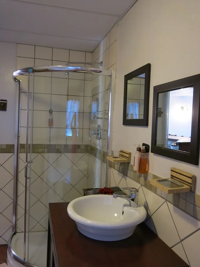 غرفة بسرير كينج، A Cherry Lane Self Catering and B&B 3/4
