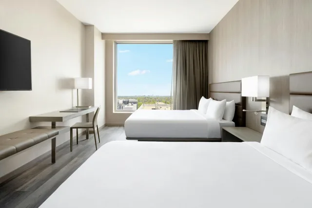 غرفة بسريرين كوين بإطلالة على المدينة في طابق مرتفع، AC Hotel by Marriott Bethesda Downtown 2/5