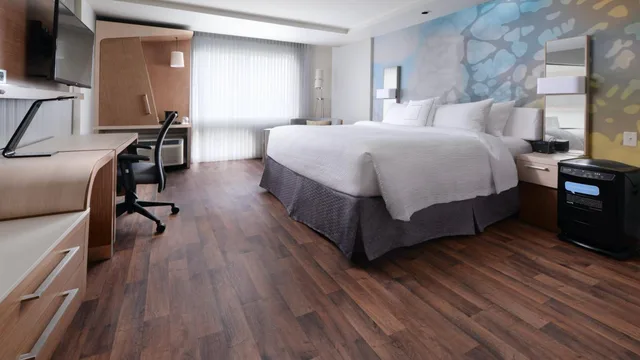 Room, King Bed, Allergy Friendly، Courtyard by Marriott Dallas Plano/The Colony 3/7