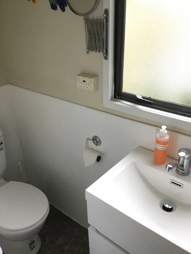 غرفة بسرير كوين، WAITOMO CAVES GUEST LODGE 2/4