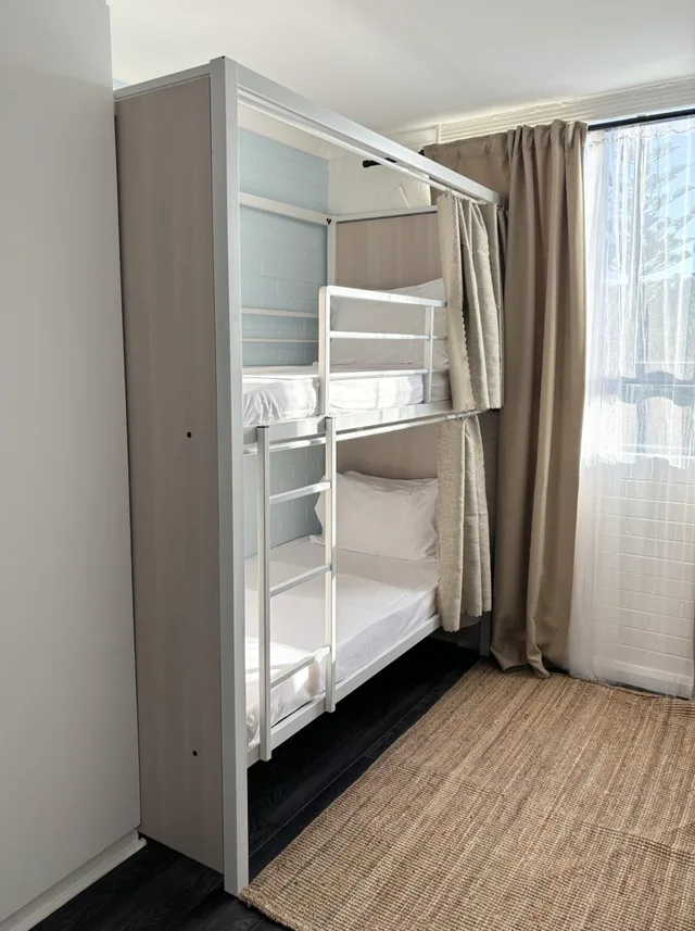 Private, 4 Beds, 2 Bunk Beds، Little Coogee Hotel 1/3
