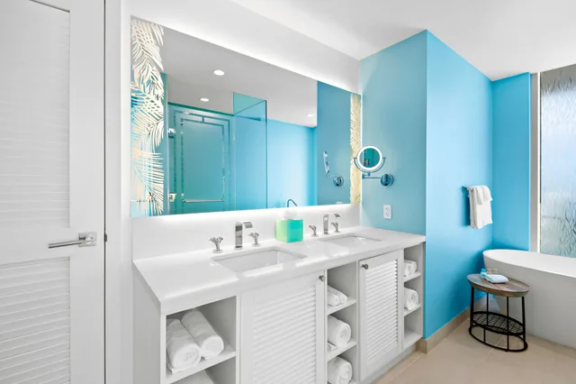 Marina, Suite, King Bed, Sofa, Kitchen، Margaritaville Beach Resort Nassau 5/5