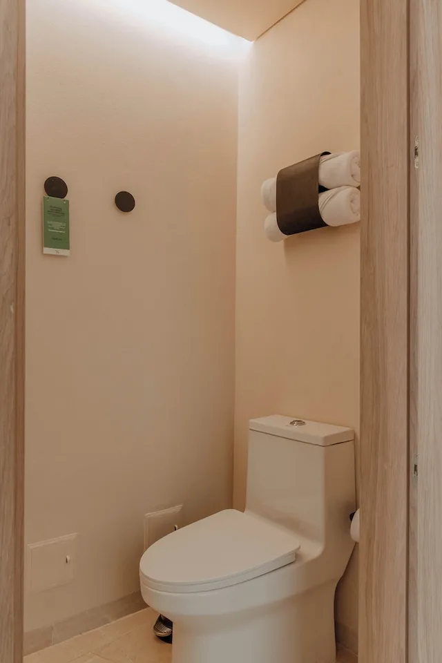 جناح جونيور بسرير كينج بحوض استحمام، Hotel Osh Getsemani 5/6