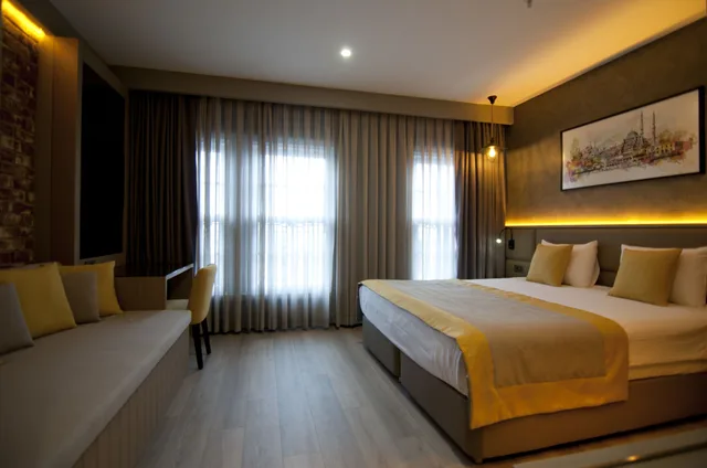 جناح عائلي بسريرين منفصلين وسرير كينج بغرفتي نوم مع أريكة في الملحق، Hotel Seraglio 5/10