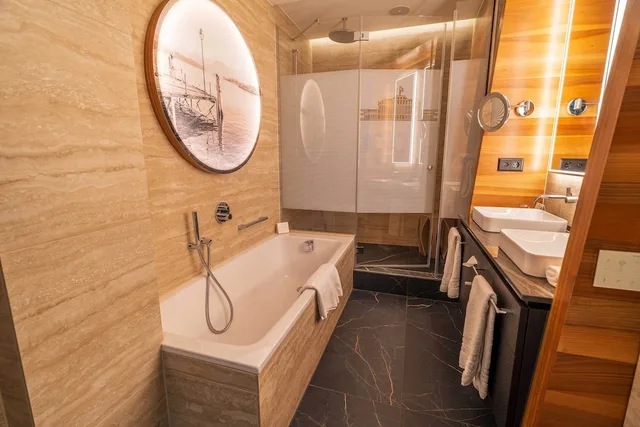 Lifestyle, Suite, King Bed، Schweizerhof 5/9