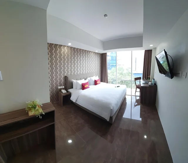 Deluxe, King Bed, Win Premier Mangga Besar 2/2