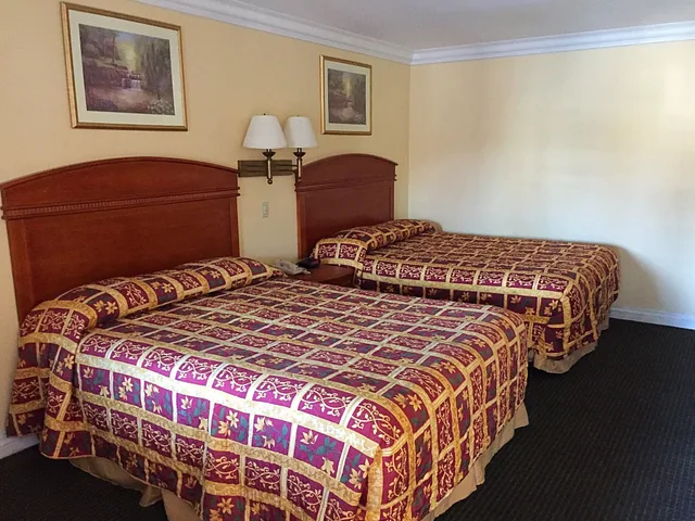 غرفة قياسية بسريرين كوين، Colony Inn Buena Park 2/4