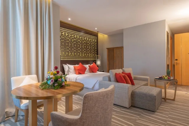 غرفة بسرير كينج، فندق رامادا القصيم(Ramada by Wyndham Al Qassim) 2/4