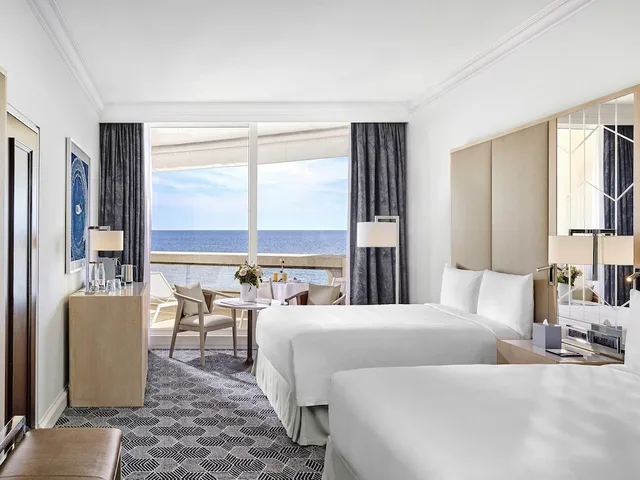 غرفة سيغنتشر بسريرين مزدوجين بإطلالة على البحر بشرفة في طابق مرتفع، Fairmont Monte Carlo 3/7