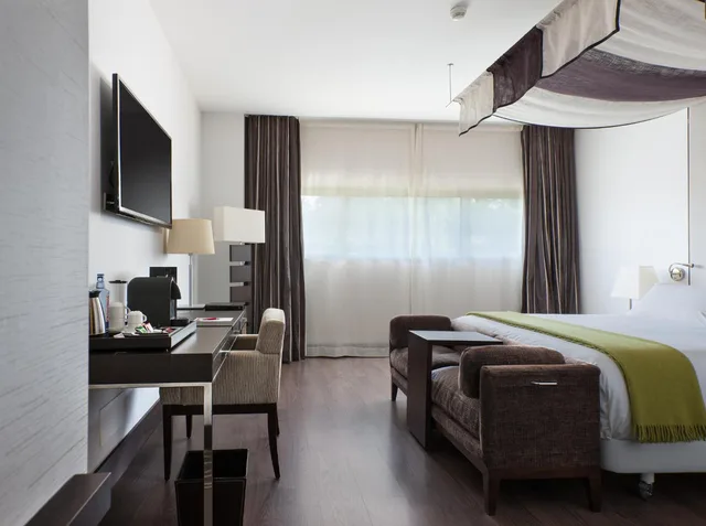غرفة سوبيريور بسرير مزدوج أو سريرين منفصلين مع سرير إضافي، Nh Collection Santiago De Compostela Hotel 7/9