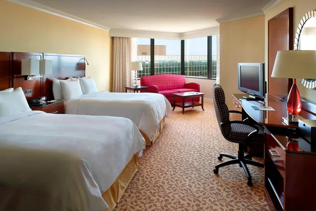 غرفة كبيرة بسرير مزدوج، New Orleans Marriott Metairie At Lakeway 1/4