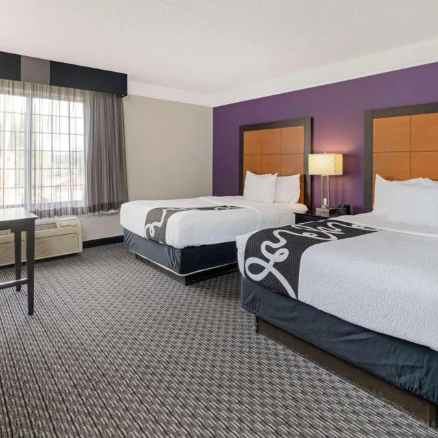 غرفة ديلوكس بسريرين مزدوجين، La Quinta Inn and Suites by Wyndham Phoenix Scottsdale 1/8