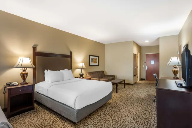 جناح بسرير كوين بغرفتين مع أريكة، Best Western Plus Intercourse Village Inn & Suites 6/10