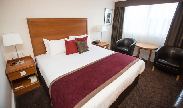 غرفة قياسية بسرير كينج، The Aberdeen Altens Hotel 2/5