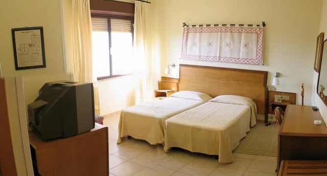 Standard, Double or Twin Bed, Califfo 2/3