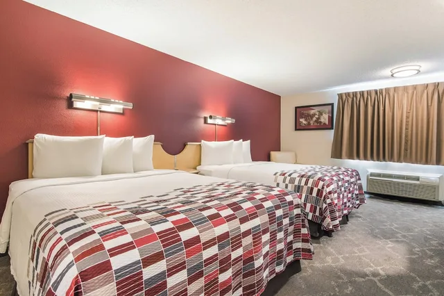 غرفة قياسية بسريرين كوين لغير المدخنين، Red Roof Inn Seattle Airport Seatac 3/10