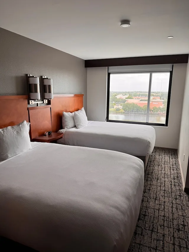 غرفة بسريرين كوين مع أريكة لذوي الإعاقة، HYATT PLACE HOUSTON SUGAR LAND 1/5
