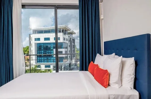 جناح تنفيذي بسريرين كوين بغرفتي نوم، Urban by CityBlue Dar es Salaam 2/4
