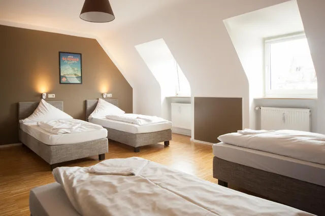 شقة بغرفتي نوم، Five Reasons Hotel and Hostel 2/2