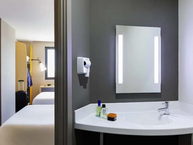 غرفة بسريرين مزدوجين، Ibis Tijuana 3/5