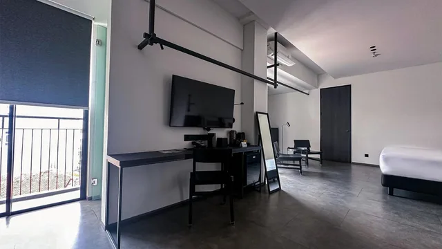 Suite, Balcony, REZ Hotel 6/10