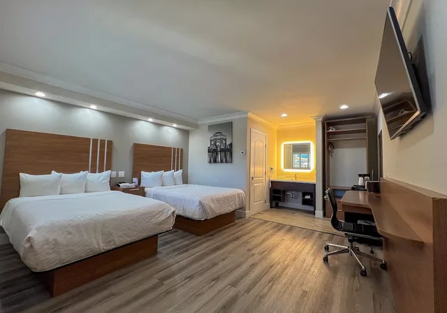 غرفة بريميوم بسريرين مزدوجين، Greenwich Inn 2/7