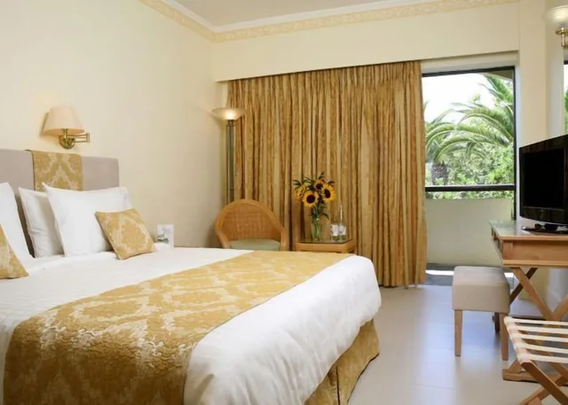 غرفة كلاسيكية بسريرين منفصلين بإطلالة على الحديقة، Aquila Rithymna Beach 2/8