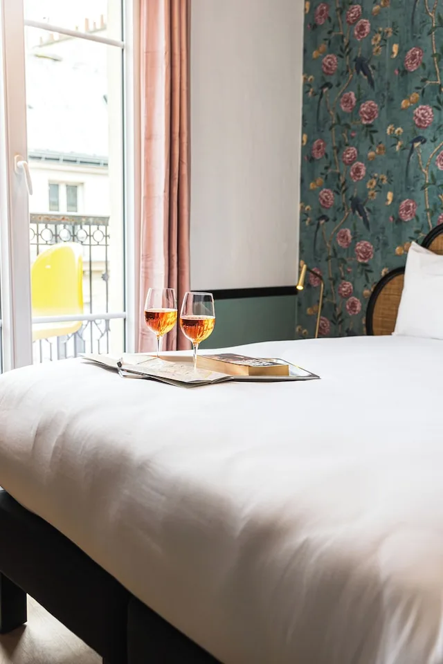 Room, Double Bed, Balcony, Vintage Paris Gare du Nord 2/7