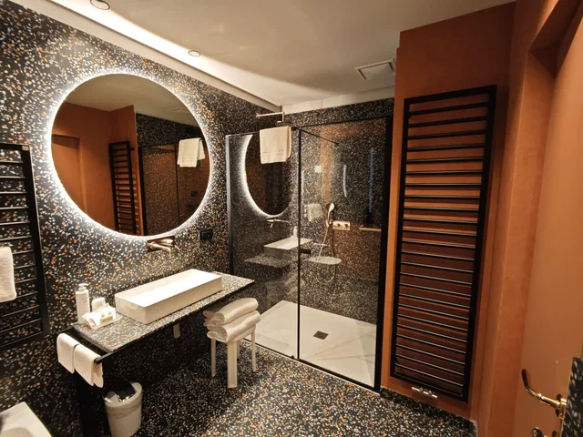 Charming, Double or Twin Bed, Sofa، Campiello Hotel 6/10