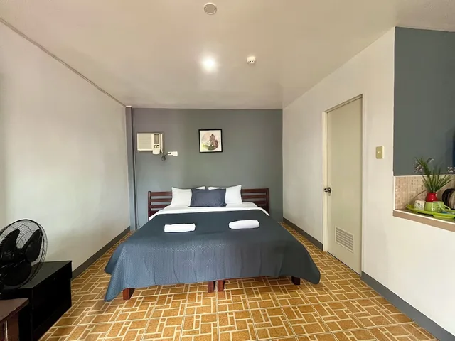 Family Deck, King Bed, Bunk Bed، Conrada's Place Hotel And Resort 5/8