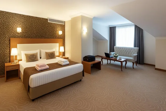 جناح بسرير مزدوج وسرير فردي، Grand Hotel Avcilar 1/6